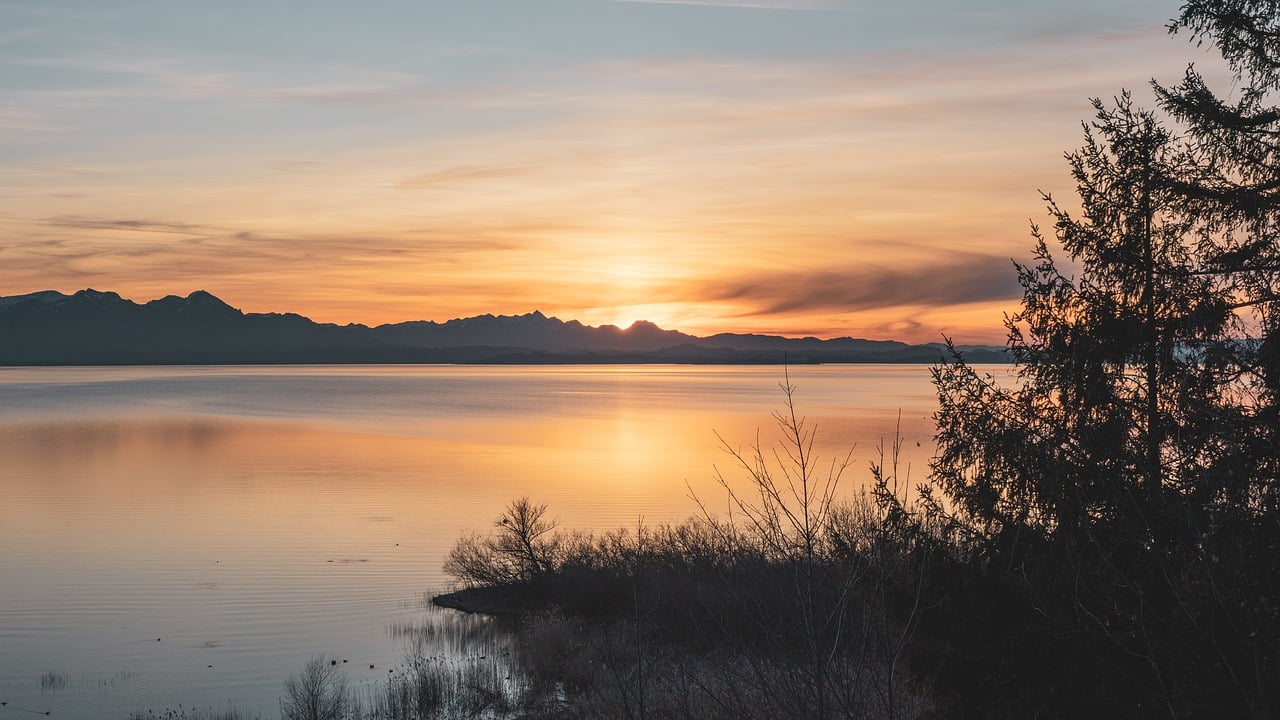 sunset, lake, evening atmosphere-8552074.jpg